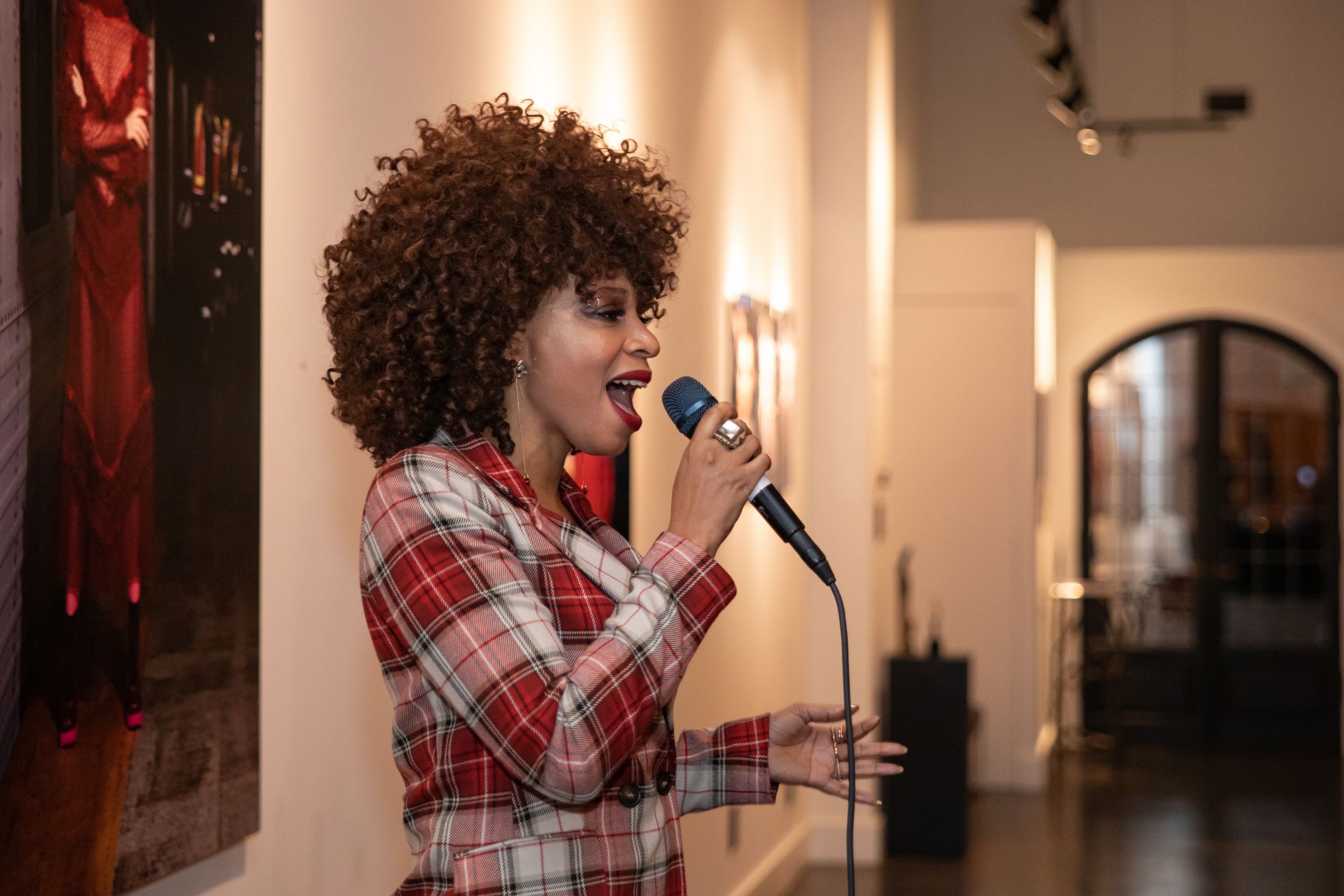 _AM_3270 Juno nominated Ammoye entertains