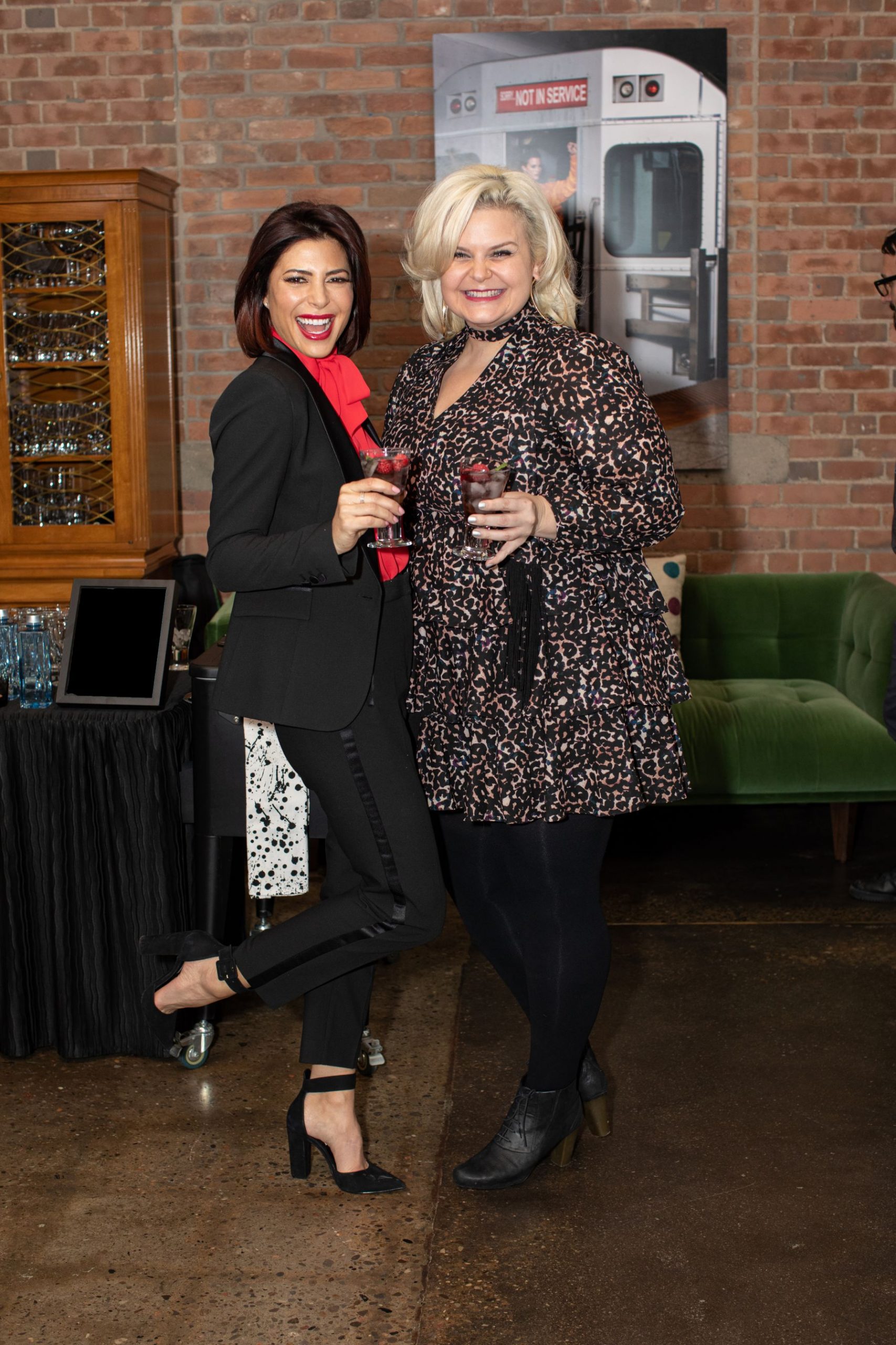 Actress_CINDY_Sampson&LINDSAY_AM_2989 Cindy Sampson (Actress) & Artist Lindsay Anne Delaney