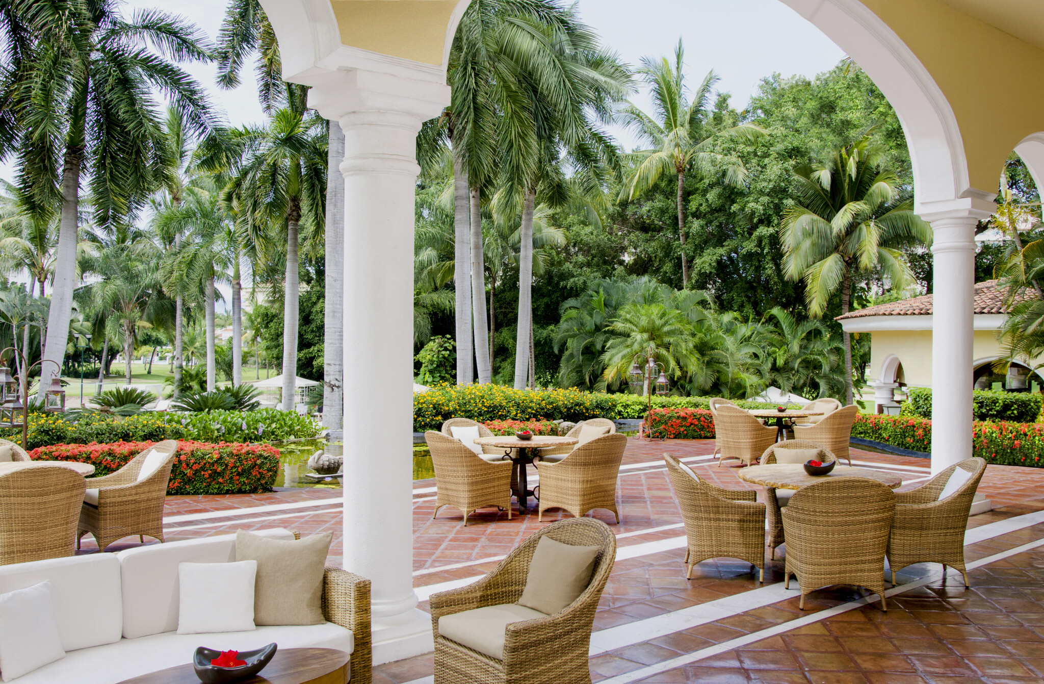 LOBBY-TERRACE-Casa-Velas-Velas-Resorts-4,huge.1728923450