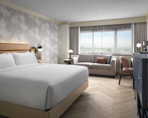 SHR_LosAngelesAirportLAX_GuestRoom_DeluxeKing