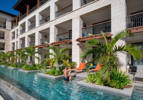 43. LCB_COUPLE_SWIM-UP (1) 43. LCB_COUPLE_SWIM-UP (1)