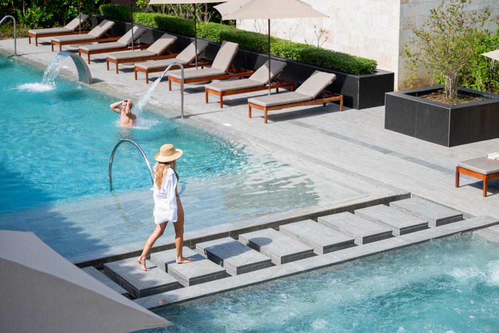 56. LCB_COUPLE_SPA (1)